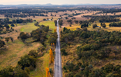 Car travelling along the Castlereagh Highway, Ilford. Credit: Destination NSW