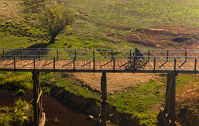 Bike riders on the Tumbarumba to Rosewood rail trail.