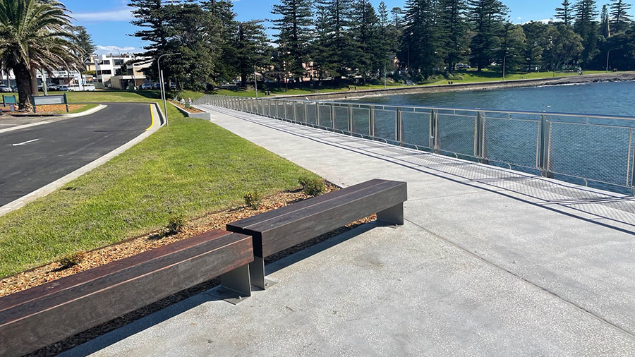 Upgraded Kiama seawall and path