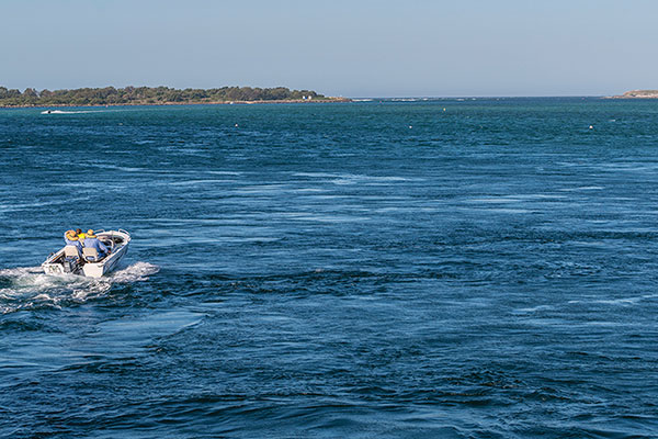 Boat on Lake Macquarie. Credit: DPE