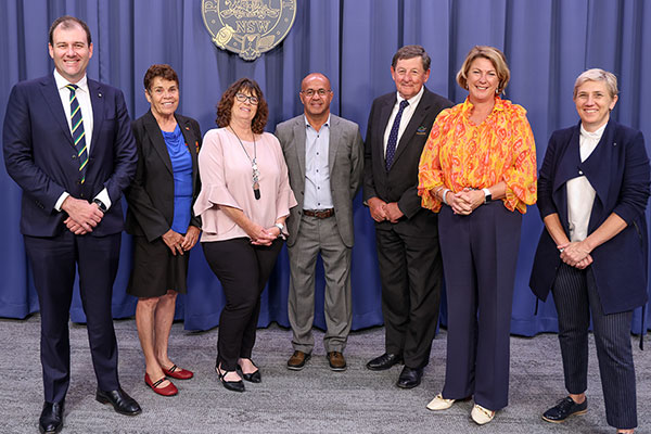 L to R: Sam Farraway MLC, NSWALC Chair Anne Dennis, Orange LALC CEO Annette Steele and Chair Jamie Newman, Orange Major Regg Kid, Minister Melinda Pavey and Crown lands Deputy Secretary Melanie Hawyes L to R: Sam Farraway MLC, NSWALC Chair Anne Dennis, Orange LALC CEO Annette Steele and Chair Jamie Newman, Orange Major Regg Kid, Minister Melinda Pavey and Crown lands Deputy Secretary Melanie Hawyes
